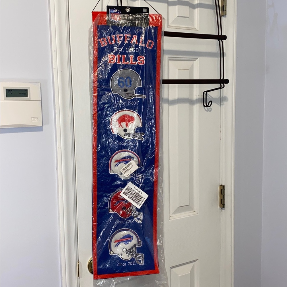 Buffalo Bills Heritage Banner, new in packaging - Picture 2 of 6